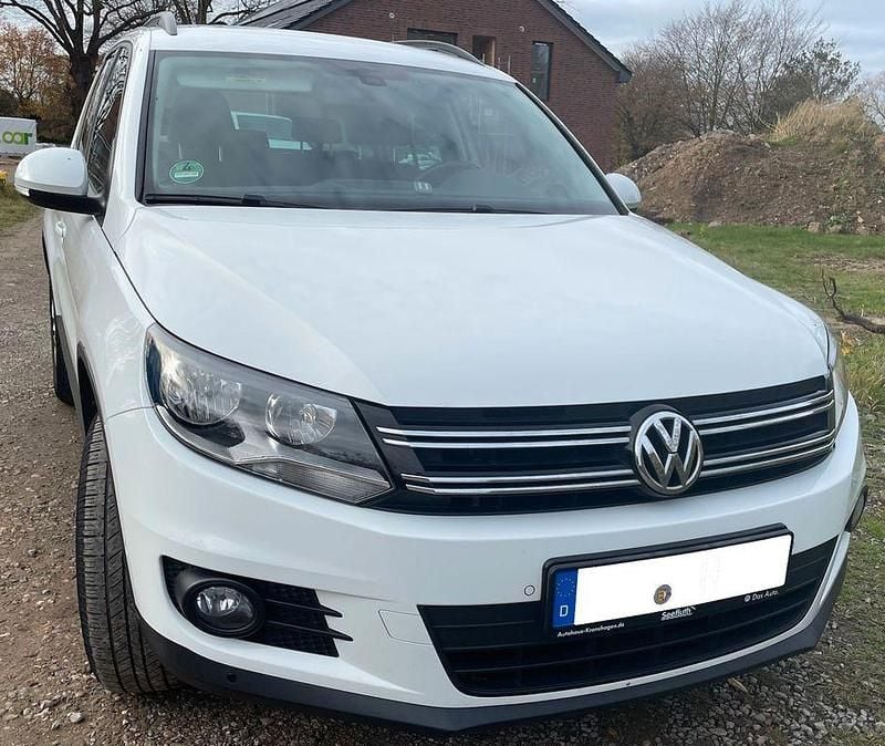 Weiß Gebraucht 2016 VW Tiguan Trendline SUV | 12.600 € (Superpreis) - Bild 1/4