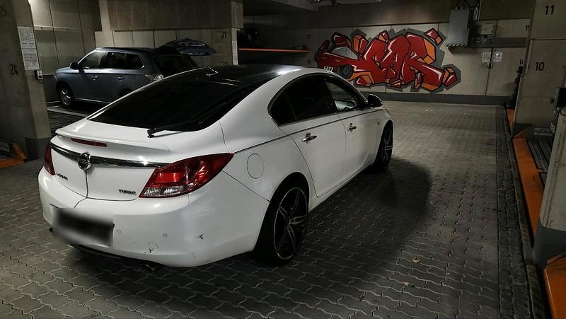 Gebraucht Opel Insignia 220 PS (161 kW) 2008 Weiß Limousine