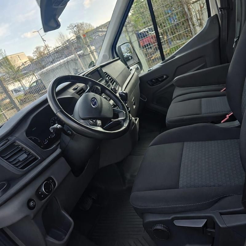 Second-hand Ford Transit 131 CP (96 kW) 2020 Alb Van