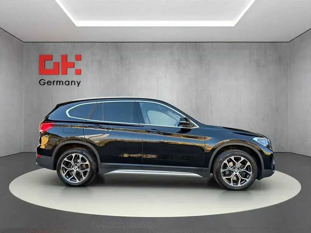 Gebraucht BMW X1 Sport Line 150 PS (110 kW) 2022 Schwarz SUV