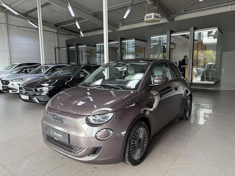 Grau Gebraucht 2021 Fiat 500e Icon Limousine | 16.990 € (Guter Preis) - Bild 1/4