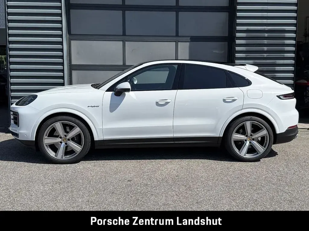 Gebraucht Porsche Cayenne E-Hybrid Coupe 470 PS (345 kW) 2024 Weiß SUV
