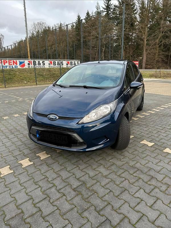Blau Gebraucht 2010 Ford Fiesta Kleinwagen | 3.900 € - Bild 1/4