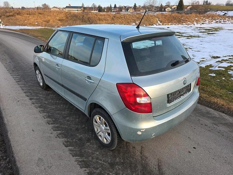 Gebraucht Skoda Fabia 60 PS (44 kW) 2013 Grau Kleinwagen