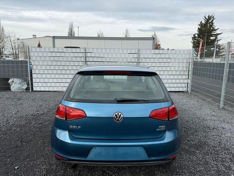 Gebraucht VW Golf VII Comfortline 105 PS (77 kW) 2013 Blau Limousine