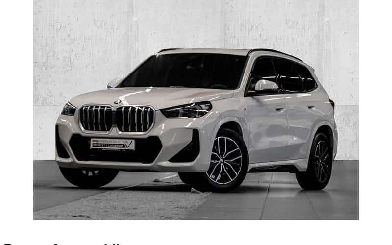 Weiß Gebraucht 2024 BMW X1 Luxury Line SUV | 38.495 € (Fairer Preis) - Bild 1/4