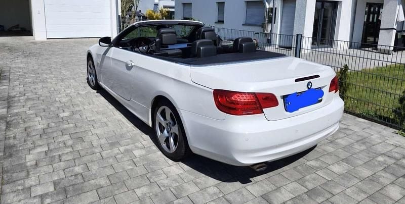 Gebraucht BMW 320 Cabriolet 184 PS (135 kW) 2012 Weiß Cabrio
