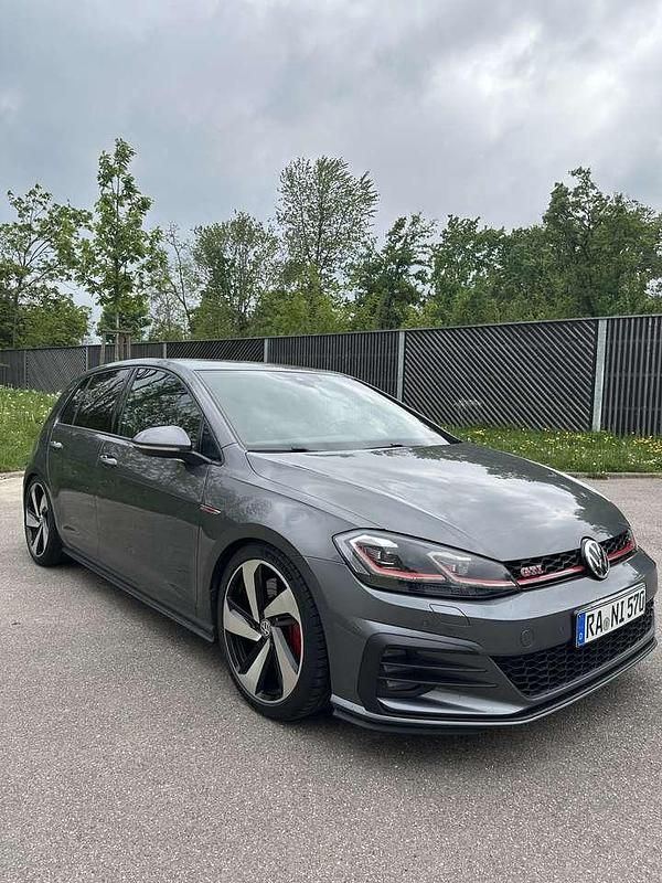 Grau Gebraucht 2017 VW Golf VII GTI Limousine | 22.999 € (Fairer Preis) - Bild 1/4