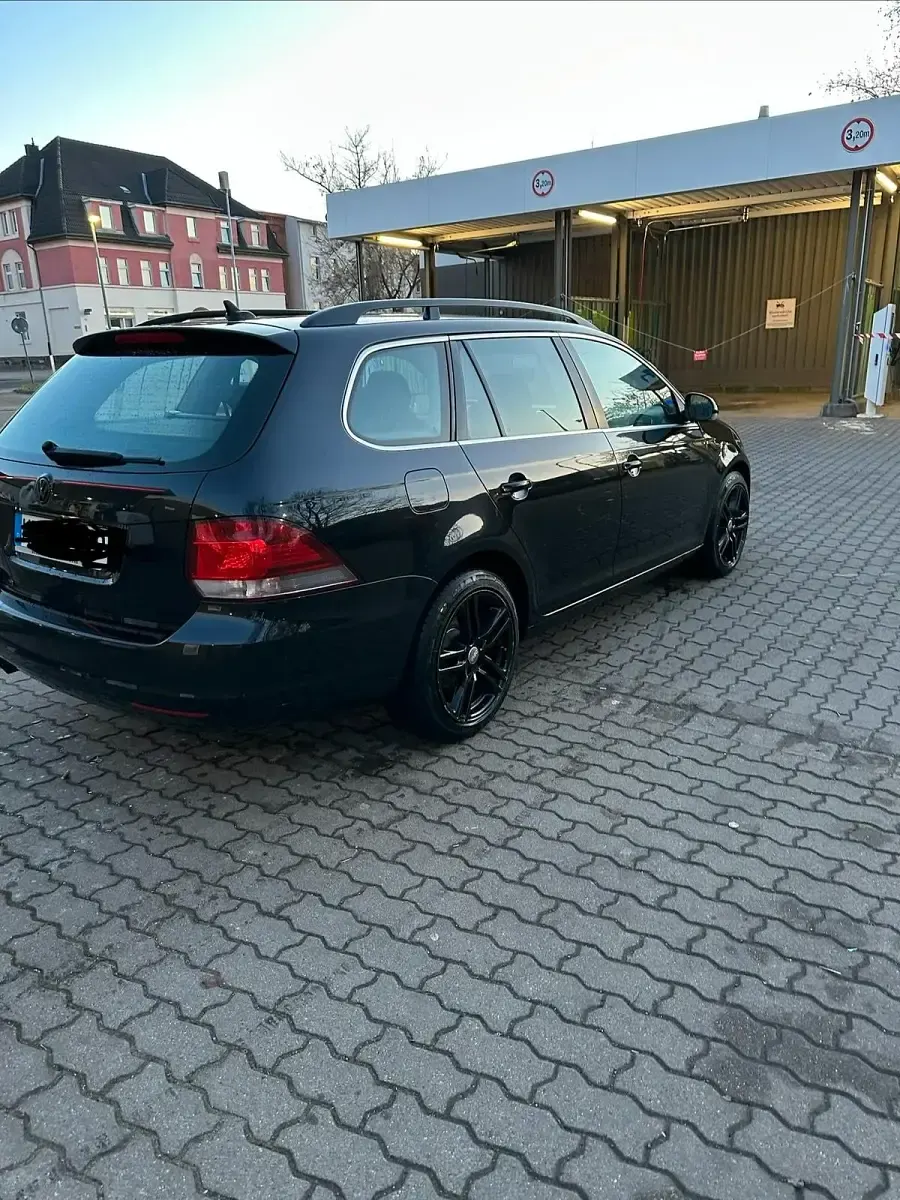 Gebraucht VW Golf VI 140 PS (102 kW) 2010 Schwarz Kleinwagen