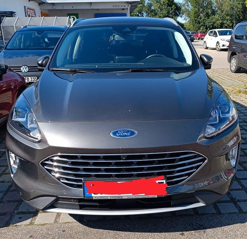 Silber Gebraucht 2020 Ford Kuga Titanium SUV | 21.000 € (Fairer Preis) - Bild 1/4