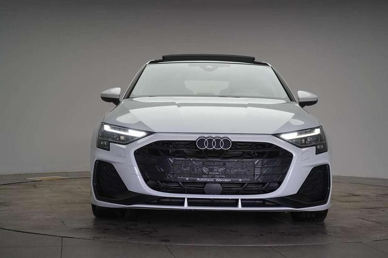 Gebraucht Audi A3 S-Line 150 PS (110 kW) 2025 Glacier white Kombi