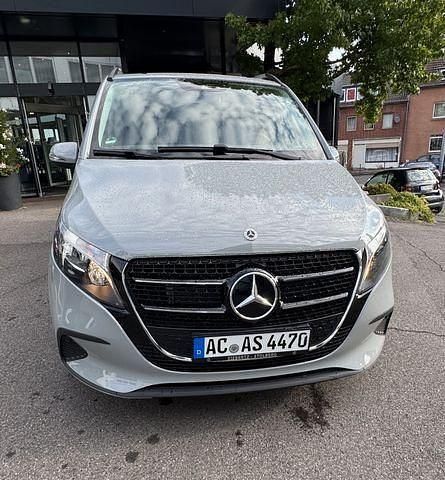 Gebraucht Mercedes V250 190 PS (139 kW) 2025 Grau Van / Kleinbus