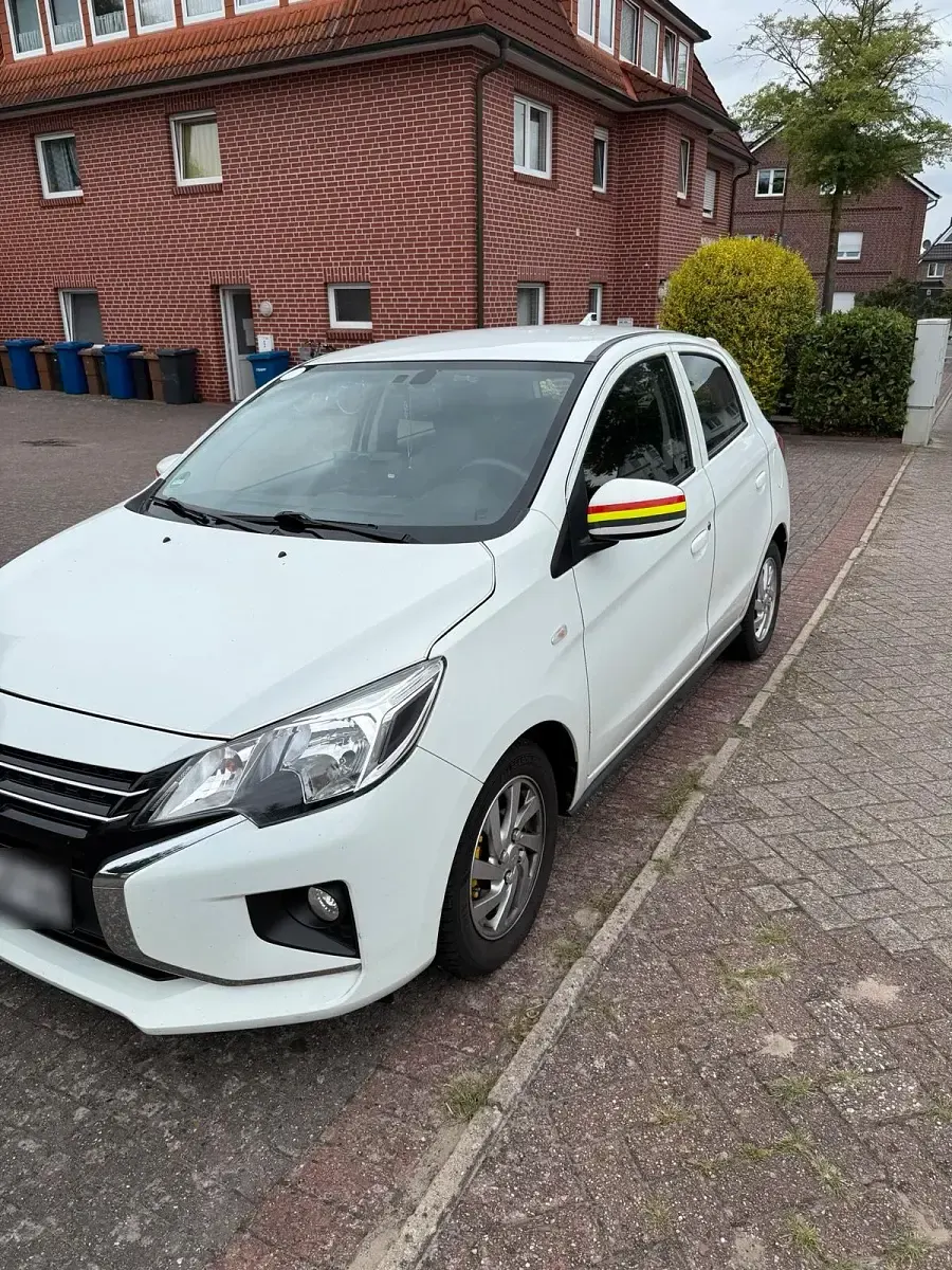 Gebraucht Mitsubishi Space Star 75 PS (55 kW) 2023 Weiß Kleinwagen