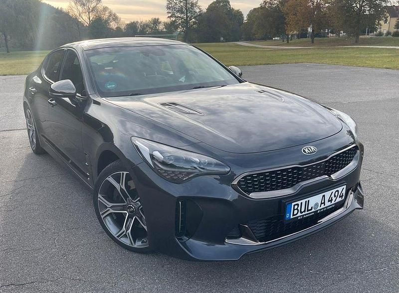 Schwarz Gebraucht 2019 Kia Stinger GT-Line Kleinwagen | 22.999 € (Guter Preis) - Bild 1/4