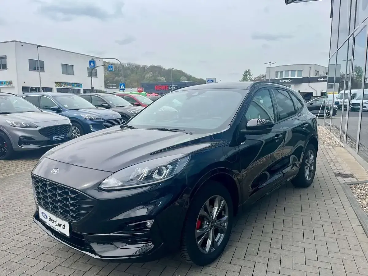 Gebraucht Ford Kuga ST-Line 224 PS (164 kW) 2023 Agate black metallic schwarz SUV