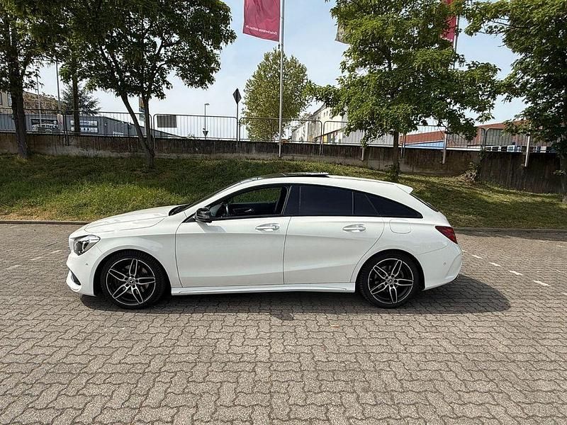 Gebraucht Mercedes CLA220 Shooting Brake AMG line 177 PS (130 kW) 2017 Weiß Kombi