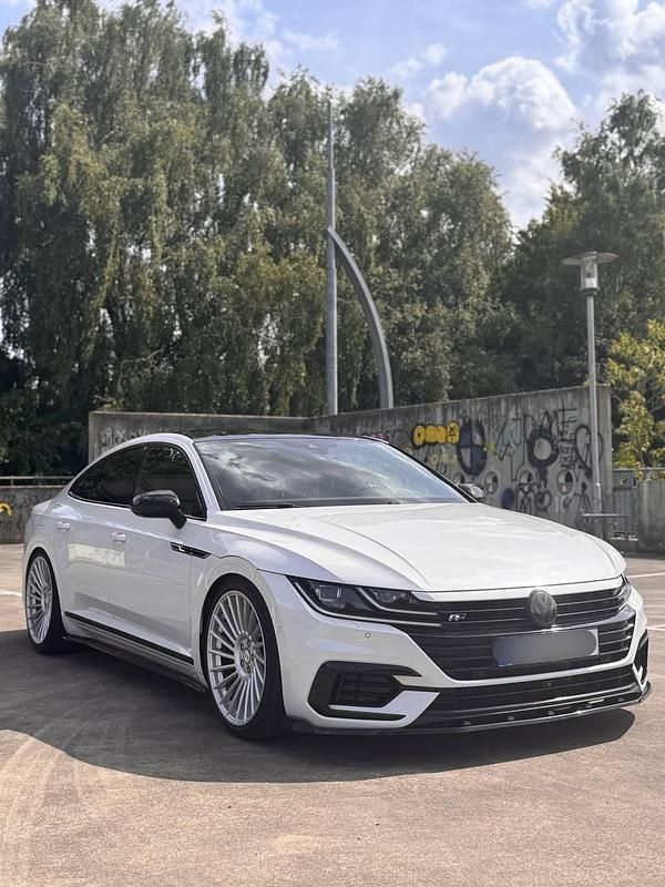 Weiß Gebraucht 2017 VW Arteon R-line Limousine | 28.500 € (Teuer) - Bild 1/4