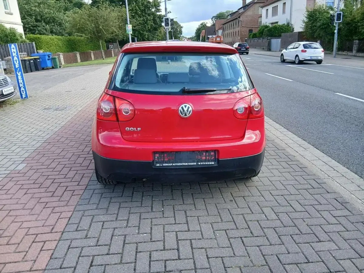 Gebraucht VW Golf IV Trendline 75 PS (55 kW) 2004 Tornadorot Kleinwagen