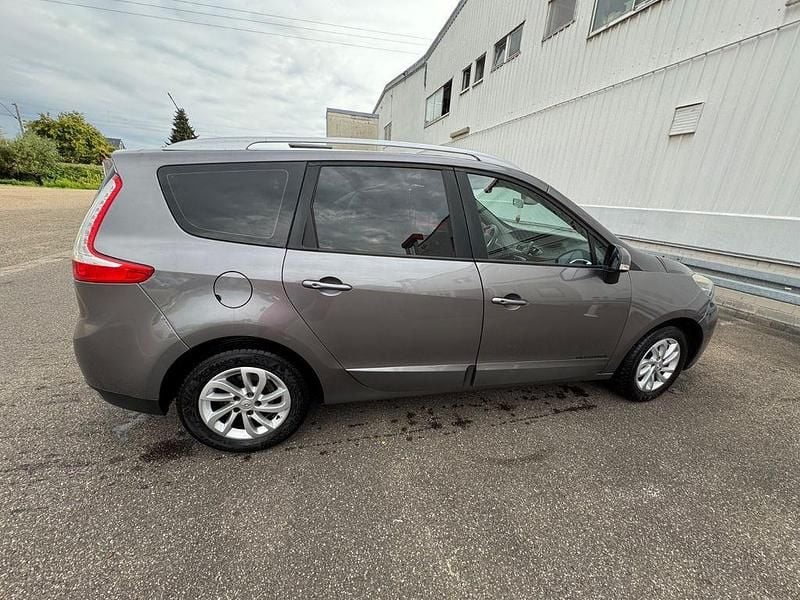 Grau Gebraucht 2014 Renault Grand Scénic III Initiale Paris Van / Kleinbus | 5.250 € (Guter Preis) - Bild 1/4