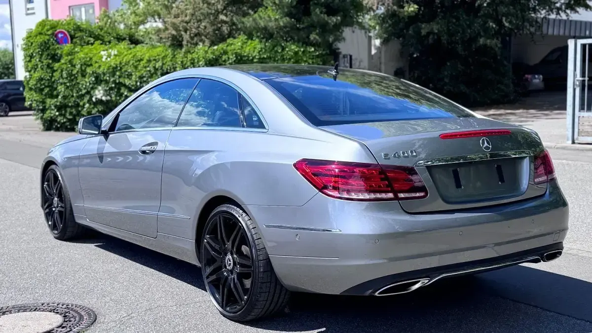Gebraucht Mercedes E400 333 PS (244 kW) 2013 Grau Coupé