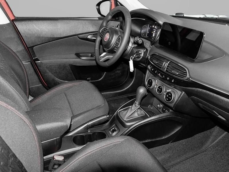 Gebraucht Fiat Tipo Tech 131 PS (96 kW) 2024 Rot Limousine