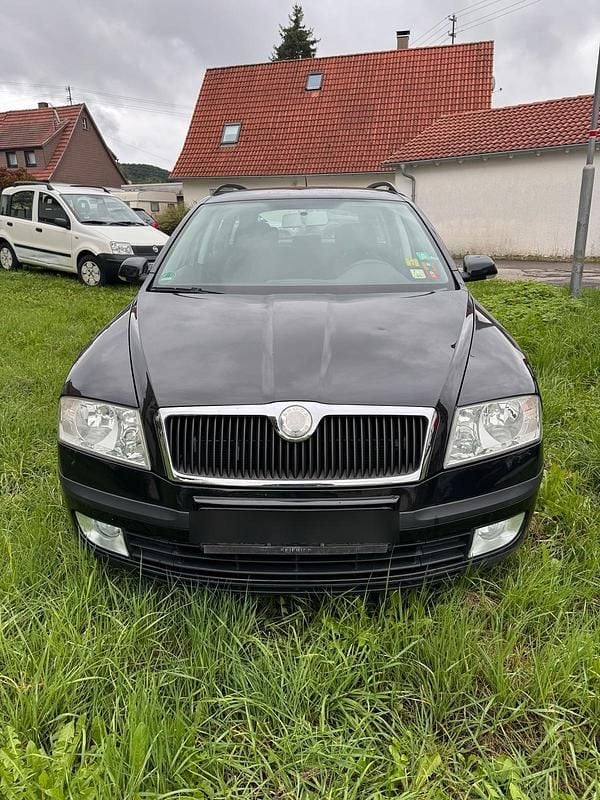 Schwarz Gebraucht 2008 Skoda Octavia Kombi | 950 € (Superpreis) - Bild 1/4