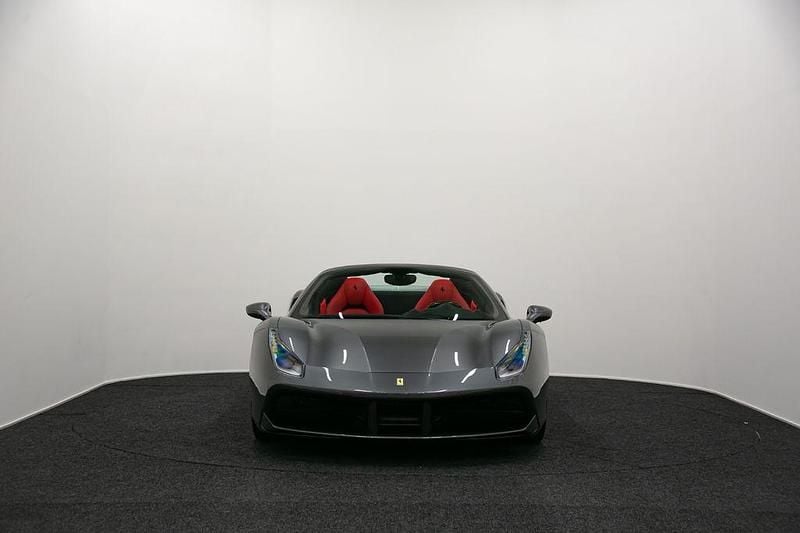 Gebraucht Ferrari 488 669 PS (492 kW) 2018 Grau Cabrio