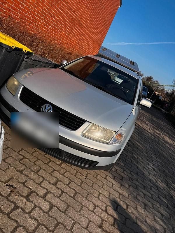 Gebraucht VW Passat 115 PS (84 kW) 2000 Silber Kombi