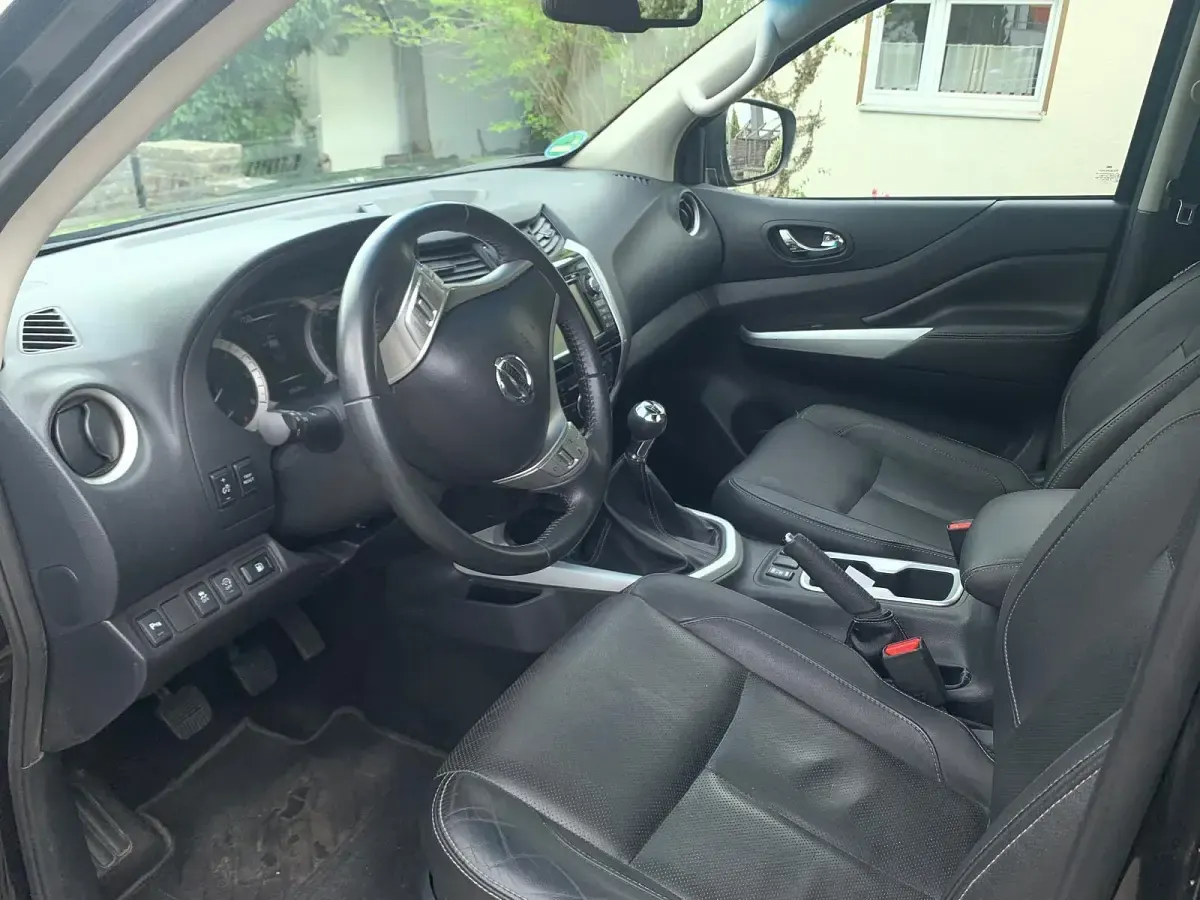 Gebraucht Nissan Navara 190 PS (139 kW) 2018 Schwarz Pickup