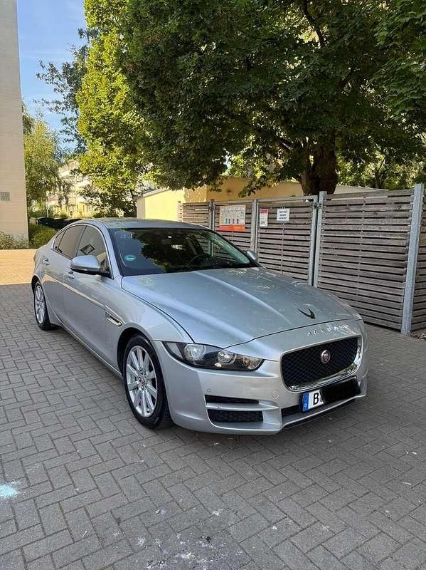 Gebraucht 2015 Jaguar XE Limousine | 11.999 € (Fairer Preis) - Bild 1/4