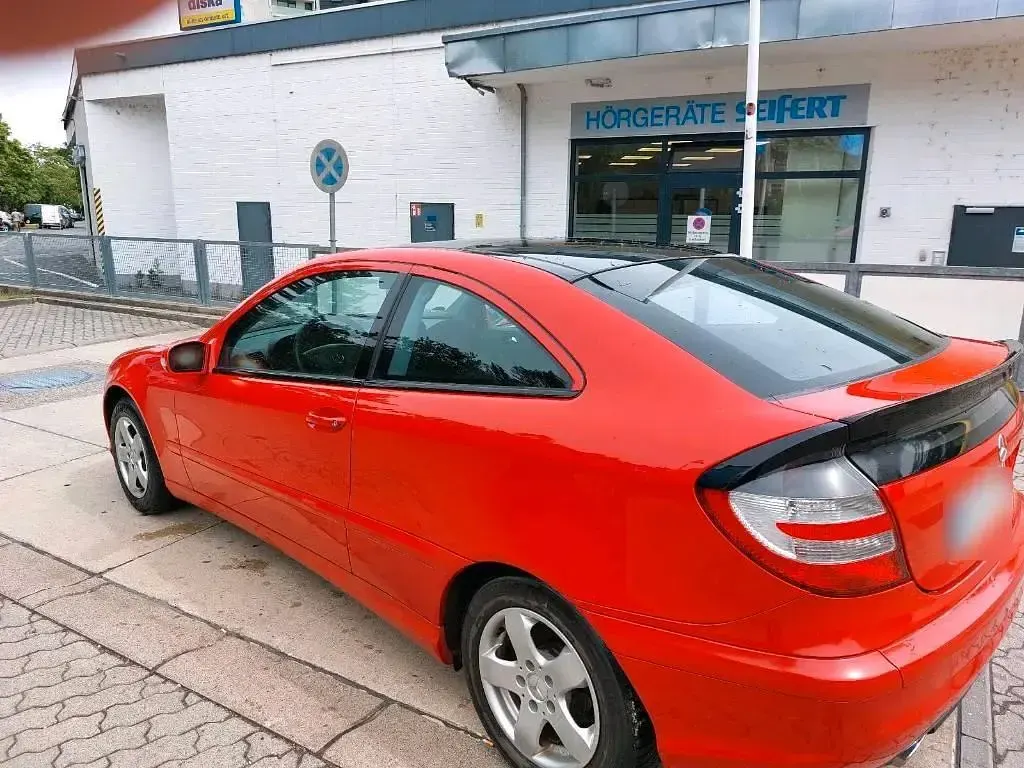 Gebraucht Mercedes C200 193 PS (141 kW) 2003 Rot Coupé