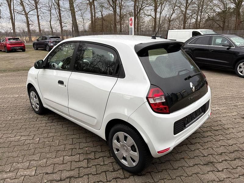 Gebraucht Renault Twingo Life 69 PS (50 kW) 2018 Weiß Kleinwagen