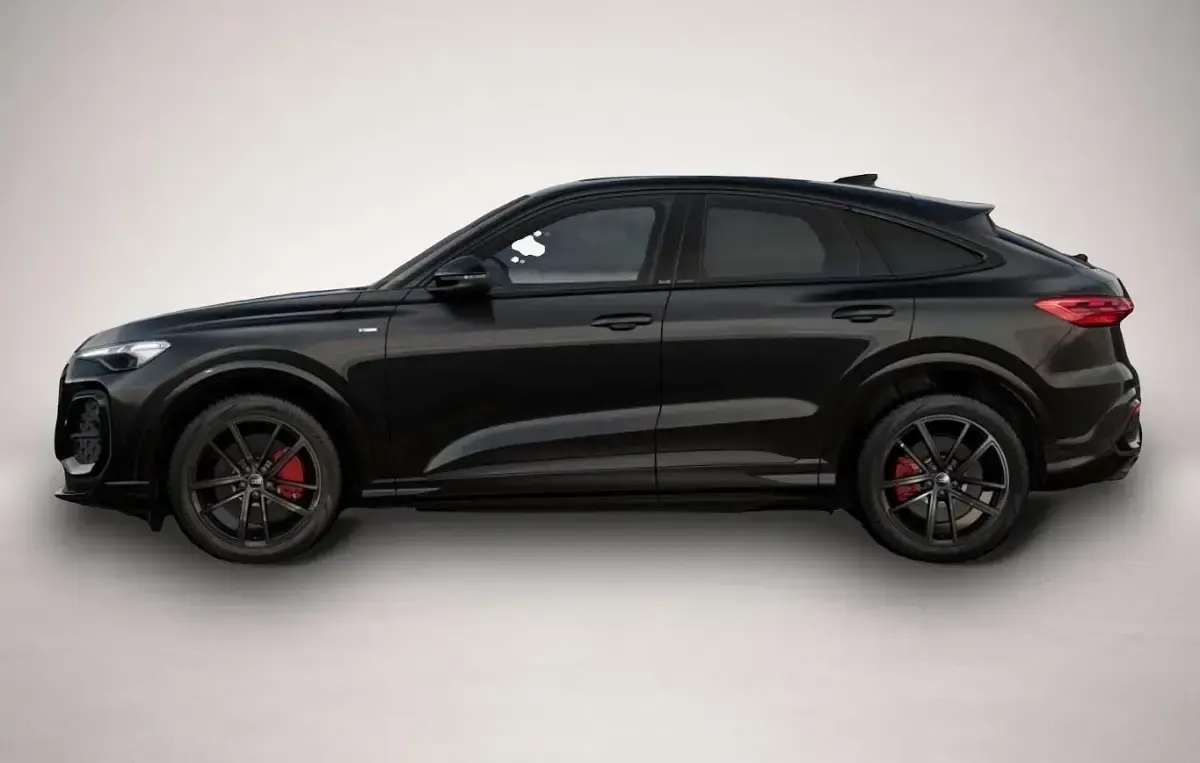 Neu Audi Q5 Sportback Ambiente 299 PS (219 kW) 2026 Manufacturer SUV