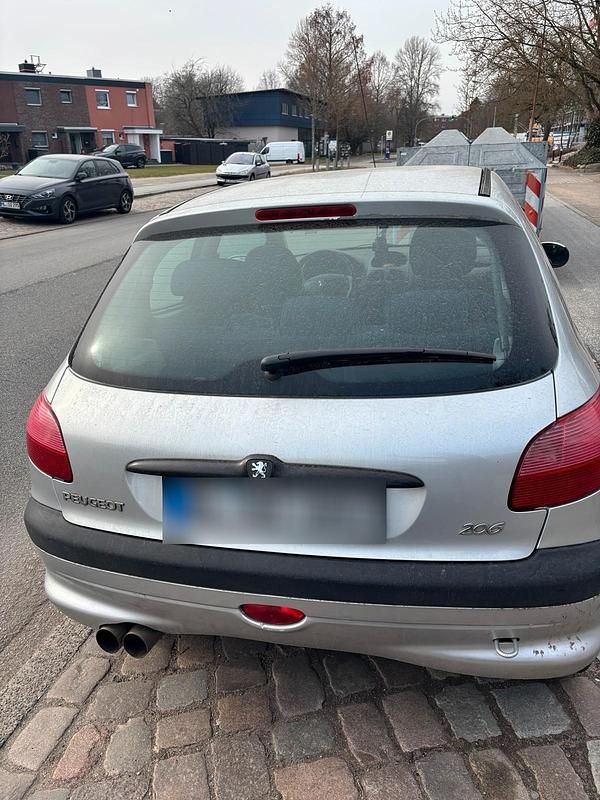 Gebraucht Peugeot 206 70 PS (51 kW) 2006 Silber Kleinwagen