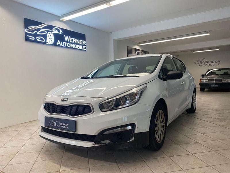 Gebraucht Kia Ceed 99 PS (72 kW) 2016 Weiß Kleinwagen