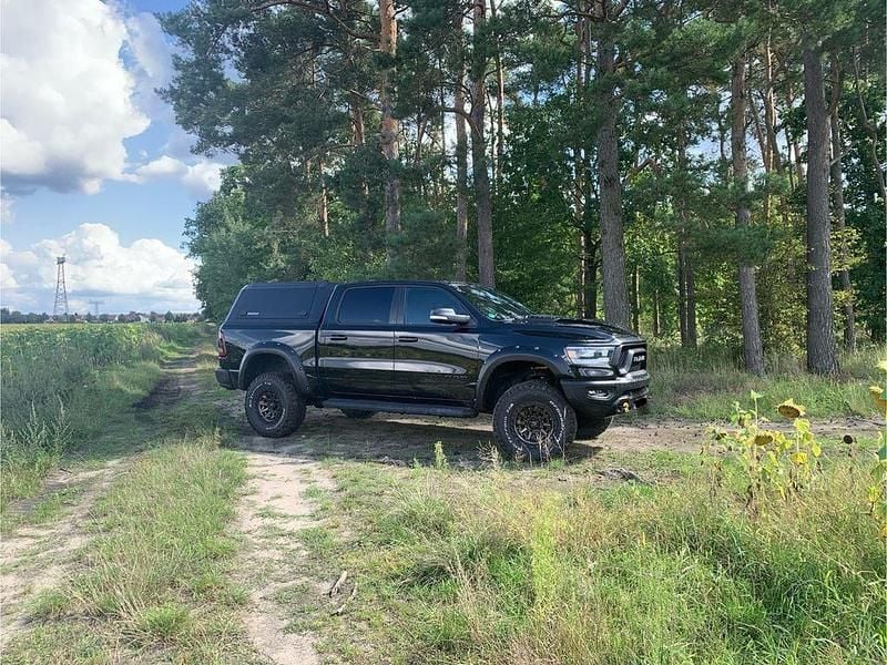 Schwarz Gebraucht 2023 Dodge Ram Abholung | 79.900 € - Bild 1/4