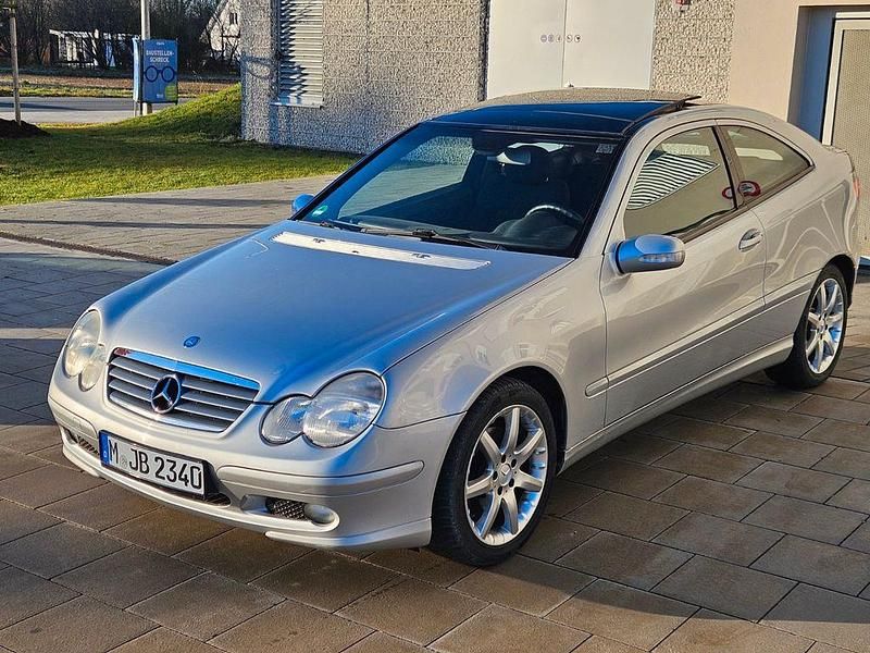 Silber Gebraucht 2001 Mercedes C230 Coupé | 3.600 € (Fairer Preis) - Bild 1/4