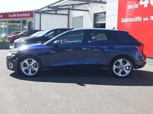 Gebraucht Audi A3 Comfort 150 PS (110 kW) 2021 Blau Limousine