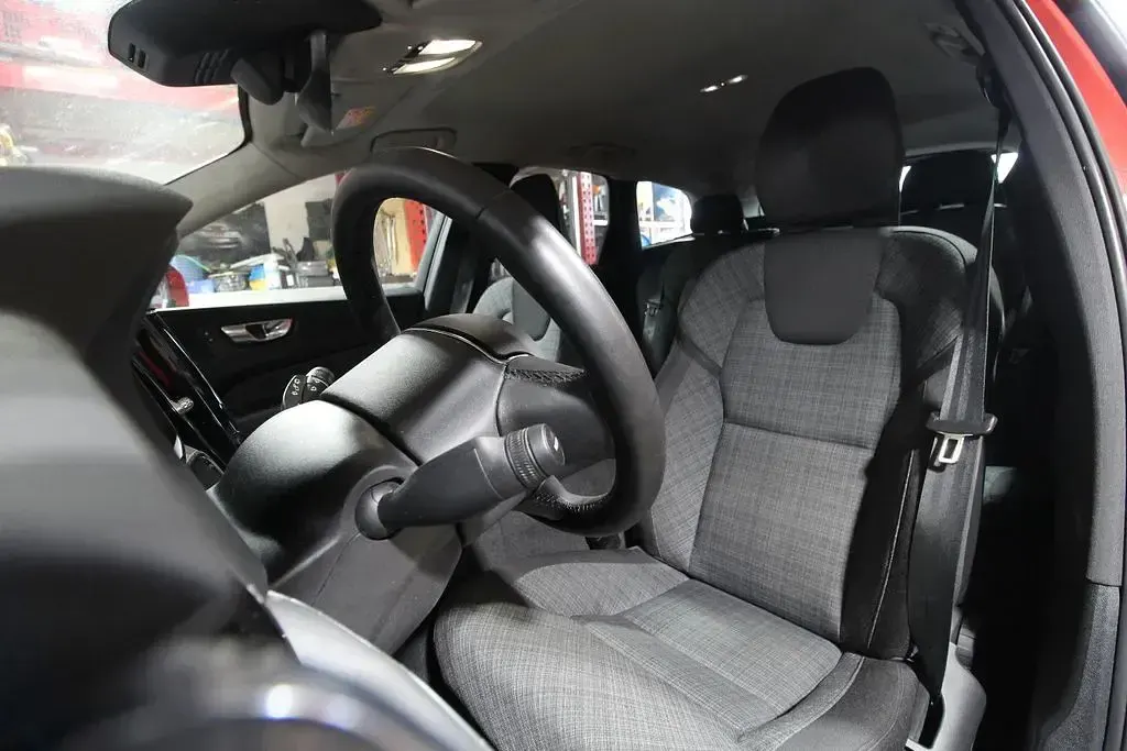 Gebraucht Volvo XC60 197 PS (144 kW) 2023 Rot SUV