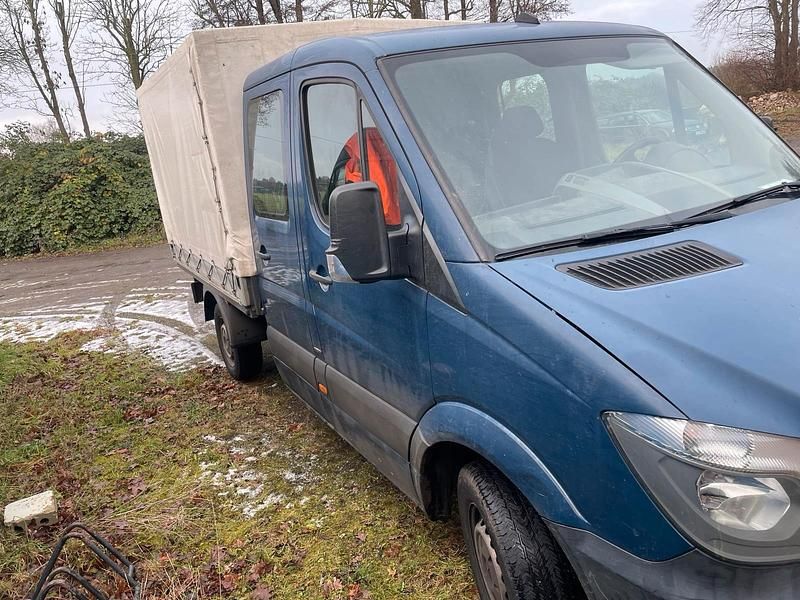 Second-hand Mercedes Sprinter 129 CP (94 kW) 2015 Albastru Van