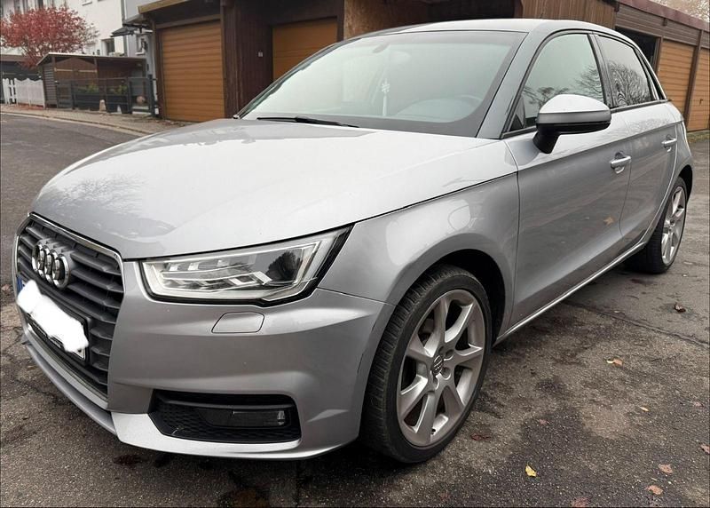 Silber Gebraucht 2015 Audi A1 Sportback Kleinwagen | 8.200 € (Guter Preis) - Bild 1/4
