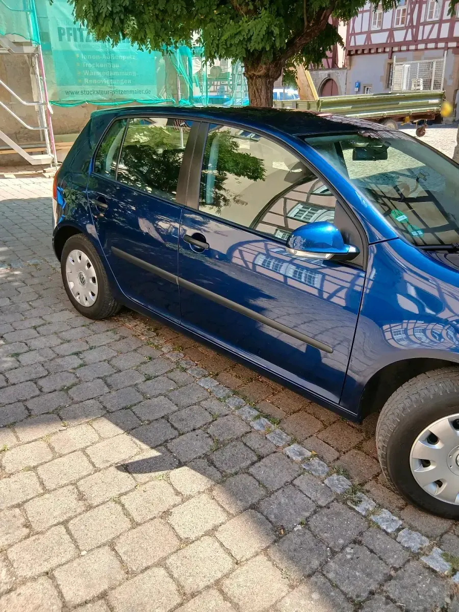 Gebraucht VW Golf V 75 PS (55 kW) 2004 Blau Kleinwagen