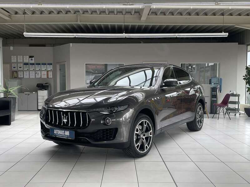 Grau Gebraucht 2018 Maserati Levante SUV | 42.800 € (Superpreis) - Bild 1/4