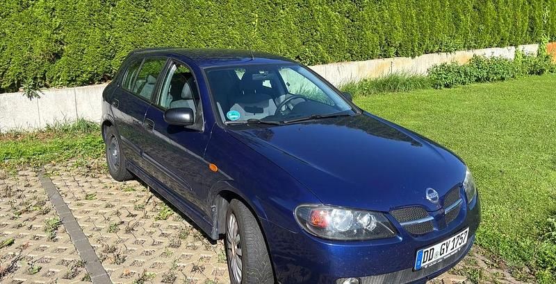 Blau Gebraucht 2002 Nissan Almera Limousine | 1.450 € (Fairer Preis) - Bild 1/4