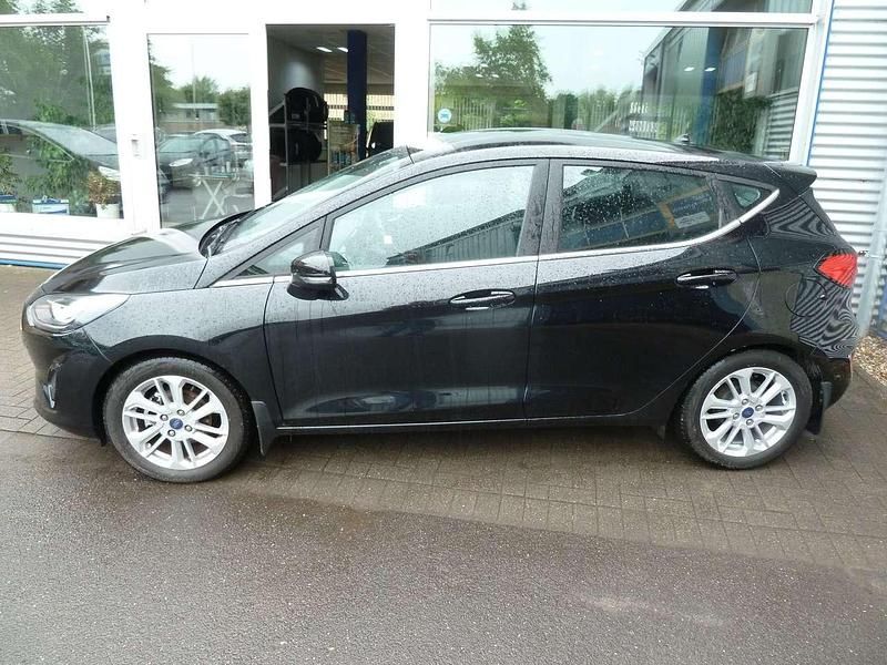 Gebraucht Ford Fiesta Titanium 125 PS (91 kW) 2022 Obsidianschwarz metallic Kleinwagen