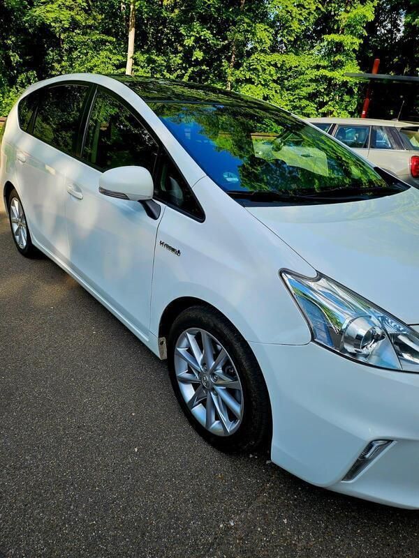 Weiß Gebraucht 2012 Toyota Prius+ Plus Van / Kleinbus | 11.900 € (Fairer Preis) - Bild 1/4