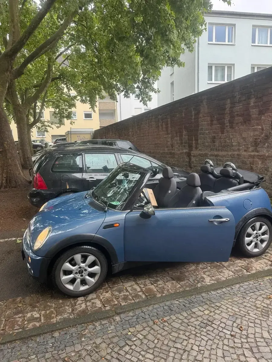 Used Mini Cooper Cabriolet 95 HP (69 kW) 2006 Blue Cabriolet