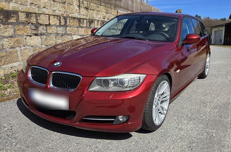 Second-hand BMW 320 Performance 184 CP (135 kW) 2010 Roșu Berlinǎ