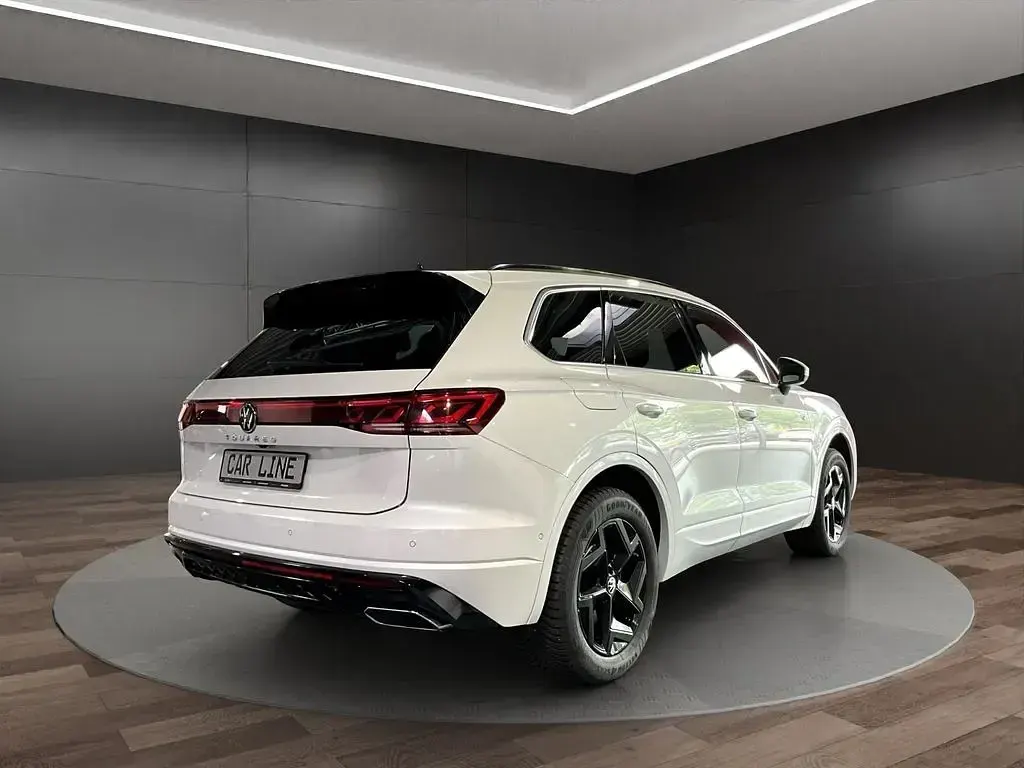 Gebraucht VW Touareg R-line 231 PS (169 kW) 2025 Weiß SUV