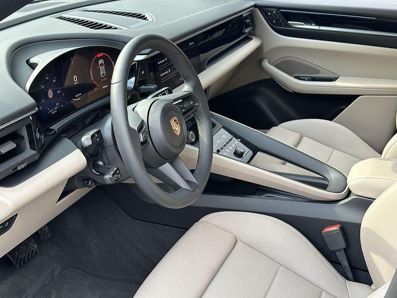 Vulkangraumetallic Gebraucht 2024 Porsche Macan Sport SUV | 83.790 € - Bild 1/4